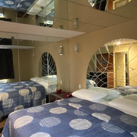 Hotel Jamaica Plaza ニューヨーク エクステリア 写真